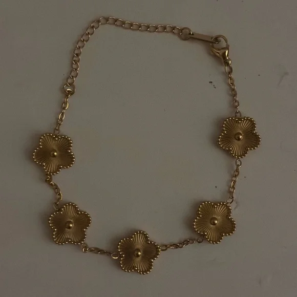 Gold Flower Chain Bracelet - Picture 3 of 4